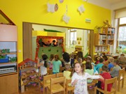 Divadlo Koloběžka - Na návštěvě v Broučkově